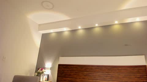 Snapshot of adelehottman chatting on 12.01.25 Adele online show from 12.01.25