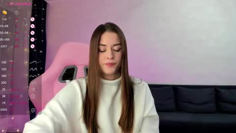 Snapshot of adelesaturn chatting on 01.05.25 Adele online show from 01.05.25