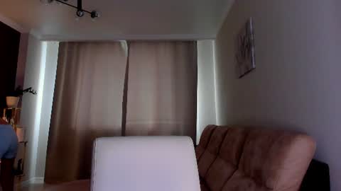 Snapshot of adeleshinem chatting on 07.28.26 Adele Shine online show from 07.28.26