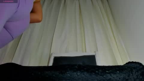 adelinaconte1 online show from 11.04.25