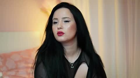 Snapshot of adelineroze chatting on 05.11.26 Adeline online show from 05.11.26