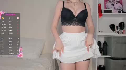 Snapshot of adelins_peach chatting on 01.15.26 adelins_peach online show from 01.15.26