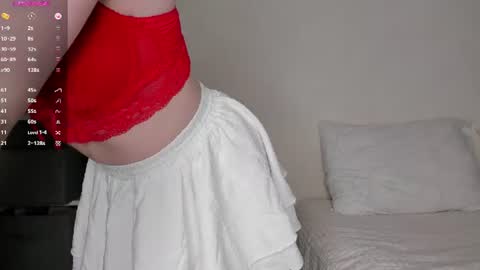 Snapshot of adelins_peach chatting on 07.24.26 adelins_peach online show from 07.24.26