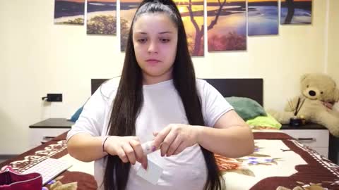 Adellineee online show from 12.03.25