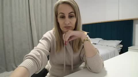 Snapshot of adellynrose chatting on 05.01.26 Adellyn online show from 05.01.26