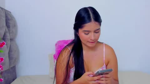 Snapshot of adhara__evanss chatting on 01.06.25 online show from 01.06.25