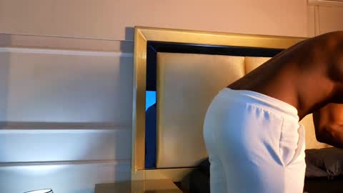 Snapshot of adonisknigh chatting on 01.22.25 Adonis Knight online show from 01.22.25