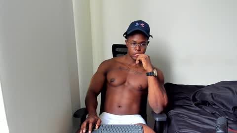 Snapshot of adonisknigh chatting on 02.05.25 Adonis Knight online show from 02.05.25