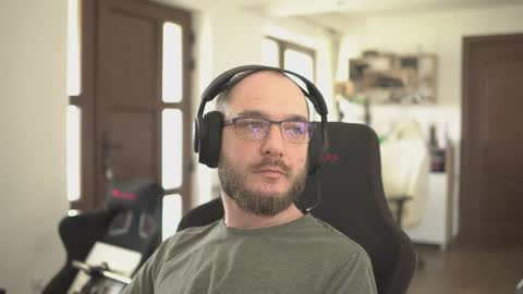 Snapshot of adrenal36 chatting on 04.04.26 W36 online show from 04.04.26