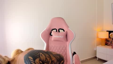 Snapshot of adria_ross chatting on 09.21.25 Adriana online show from 09.21.25