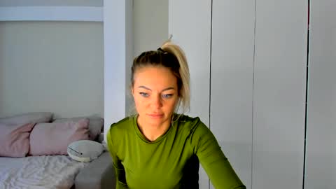 Adriana online show from 05.17.26
