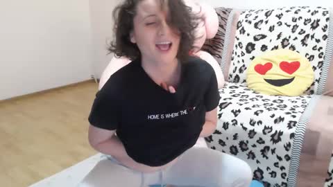 Snapshot of adriana_elvis chatting on 01.06.25 adriana online show from 01.06.25