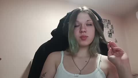 Snapshot of adriannamalango chatting on 06.24.26 Sofa online show from 06.24.26