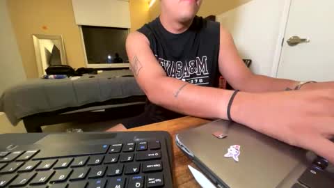 Snapshot of adriannn222 chatting on 11.22.25 adriannn222 online show from 11.22.25