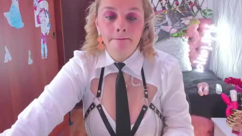 adriiana_fox_ online show from 01.28.25