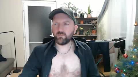 Snapshot of adultwebcamdatabase chatting on 12.21.25 Felix84 online show from 12.21.25