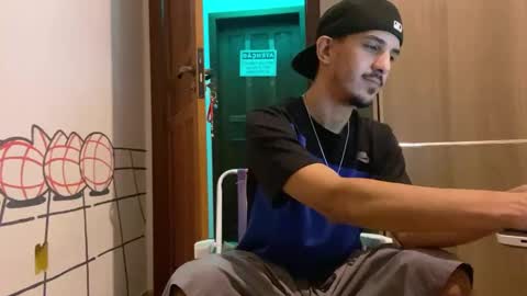 Snapshot of aelucius chatting on 09.12.25 Luci online show from 09.12.25