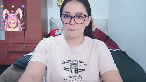 Snapshot of aeseelia chatting on 06.08.26 lia online show from 06.08.26