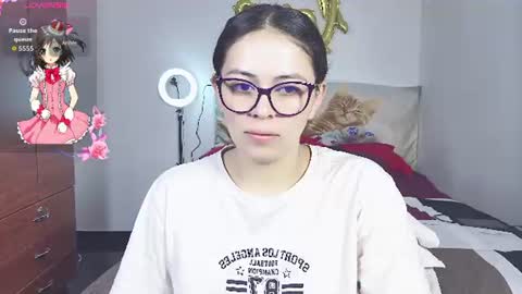 Snapshot of aeseelia chatting on 06.11.26 lia online show from 06.11.26