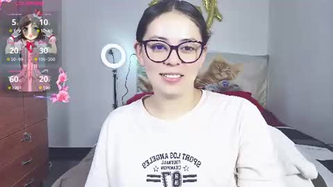 Snapshot of aeseelia chatting on 06.11.26 lia online show from 06.11.26