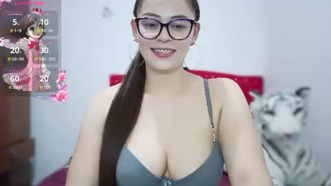 Snapshot of aeseelia chatting on 06.20.26 lia online show from 06.20.26