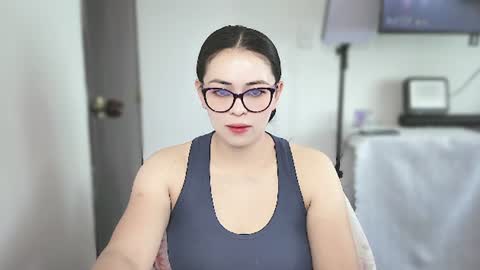 Snapshot of aeseelia chatting on 06.23.26 lia online show from 06.23.26