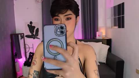 Snapshot of aeshamargaux chatting on 09.13.25 aeshamargaux online show from 09.13.25