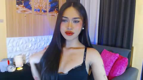 Snapshot of aeshamargaux chatting on 11.16.25 aeshamargaux online show from 11.16.25