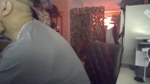 Snapshot of aether99 chatting on 11.10.25 Aether online show from 11.10.25