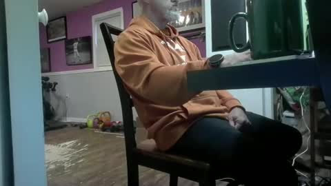 afr10221966 online show from 10.12.25