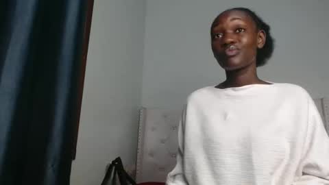 Snapshot of africanpetitequeen chatting on 12.01.25 CIARA online show from 12.01.25