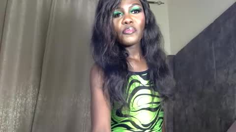 Snapshot of africansweerie20 chatting on 11.30.25 africansweerie20 online show from 11.30.25