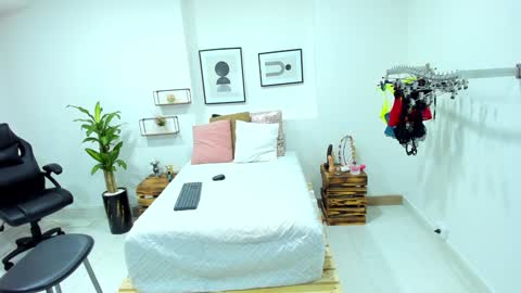 Snapshot of afrodita_martinez chatting on 01.15.25 Afrodita online show from 01.15.25