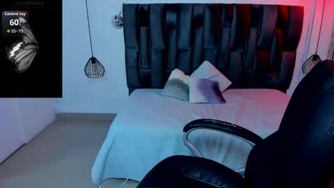 Snapshot of afroditaleclair chatting on 12.19.25 Afrodita online show from 12.19.25