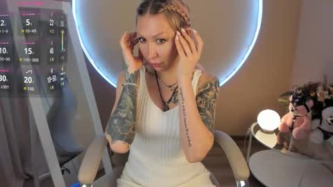 Snapshot of agata__poison chatting on 11.29.25 Agata online show from 11.29.25