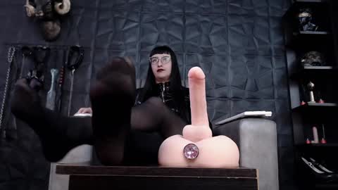 Snapshot of agata_darkness chatting on 01.06.25 Miss Agata online show from 01.06.25