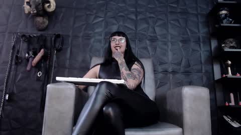 Snapshot of agata_darkness chatting on 01.11.25 Miss Agata online show from 01.11.25