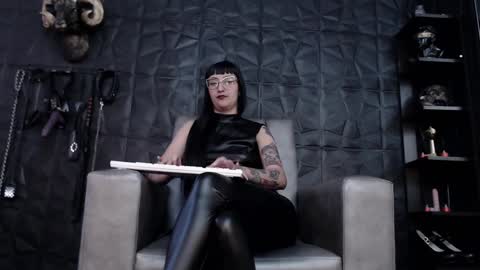 Snapshot of agata_darkness chatting on 01.15.25 Miss Agata online show from 01.15.25