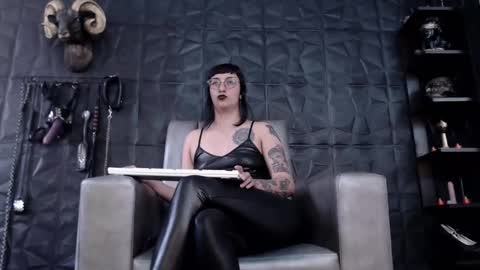 Snapshot of agata_darkness chatting on 02.26.25 Miss Agata online show from 02.26.25