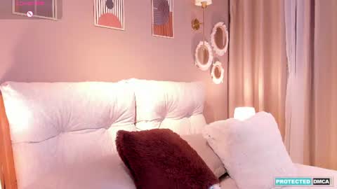 Snapshot of agata_laurent_ chatting on 07.15.26 Agata Lauret online show from 07.15.26