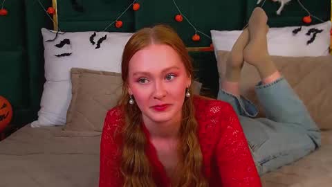 Snapshot of agatafoxley chatting on 11.02.25 AgataFoxley online show from 11.02.25