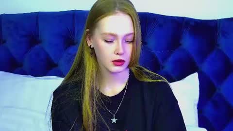 Snapshot of agatafoxley chatting on 06.19.26 AgataFoxley online show from 06.19.26