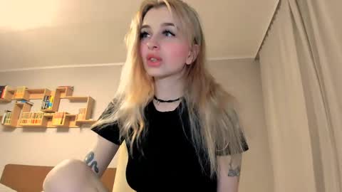 Snapshot of agatahowak chatting on 05.23.26 Arina online show from 05.23.26