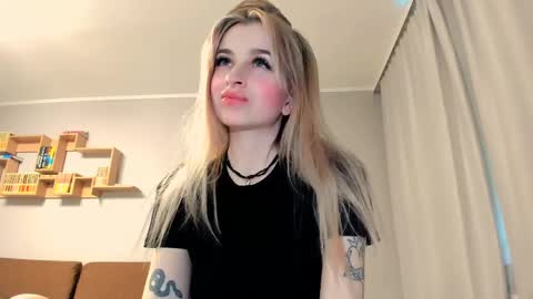 Snapshot of agatahowak chatting on 05.26.26 Arina online show from 05.26.26