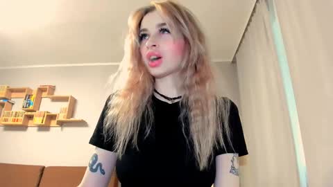 Snapshot of agatahowak chatting on 06.04.26 Arina online show from 06.04.26
