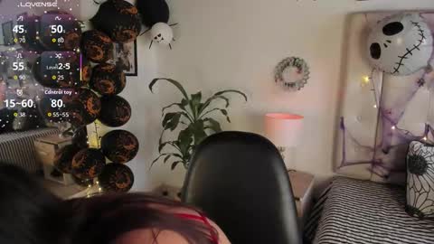 Snapshot of agatha_vixen chatting on 10.25.25 Agatha vixen online show from 10.25.25