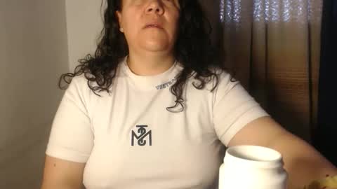 Snapshot of agathaaaa chatting on 04.30.26 online show from 04.30.26