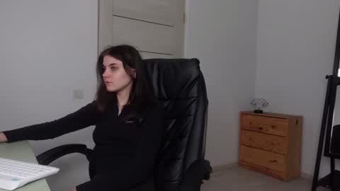 Agelina Lilly Laura online show from 01.18.25