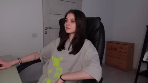 Agelina Lilly Laura online show from 01.26.25