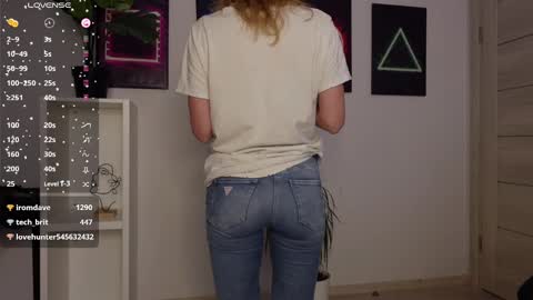 Agelina Lilly Laura online show from 02.19.25